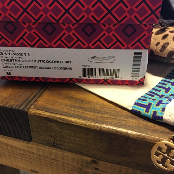 Tory Burch Chelsea flats!! - Picture 3 of 8